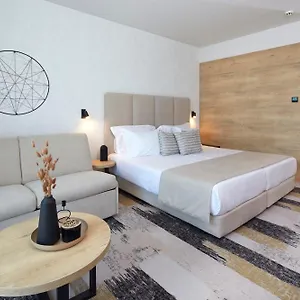 Marvel - Fully Renovated Free Access 4* Sunny Beach