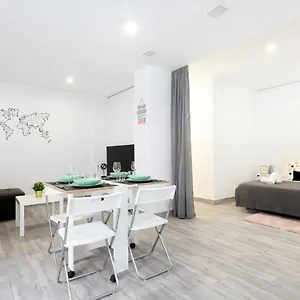 https://acogedor-loft-en-bajo-centrico-con-parking-wifi.es-andalucia.com